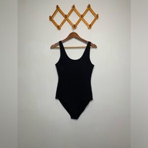 Women’s Aritzia Wilfred Free Size L Black Sleeveless Scoop Neck Bodysuit